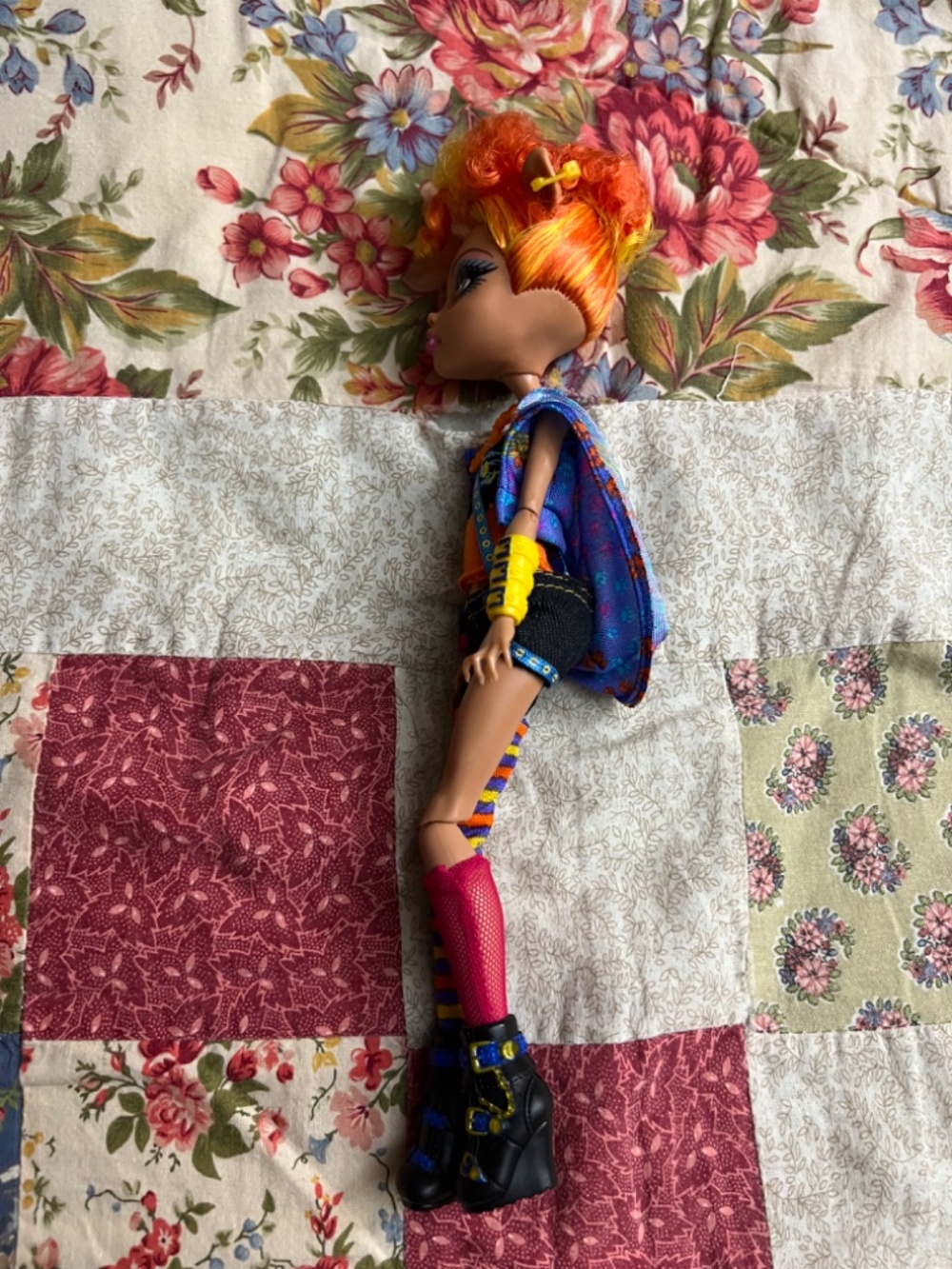 Howleen Monster High Doll - Picture 4 of 10